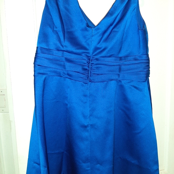 Davids Bridal | Marine V-Neck Knee Length Dress 18 - Picture 3 of 4